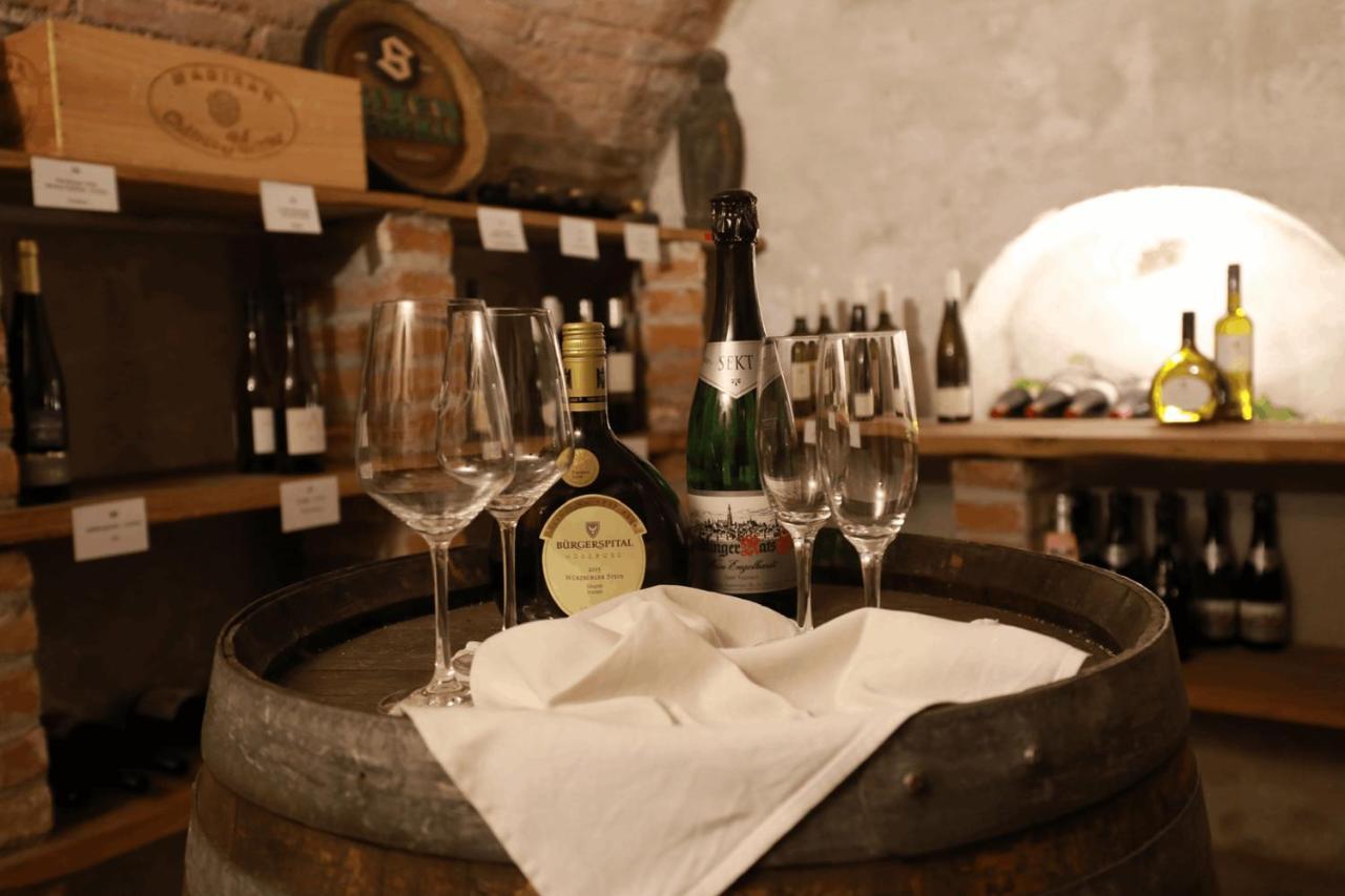 Hotel Weinstube Sinas Brettl Nördlingen Zewnętrze zdjęcie