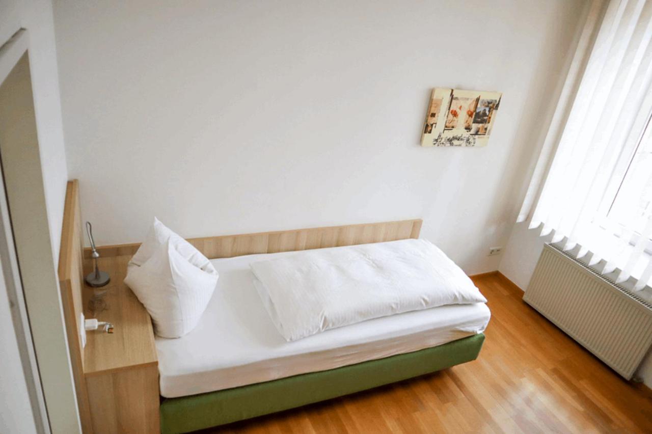 Hotel Weinstube Sinas Brettl Nördlingen Zewnętrze zdjęcie